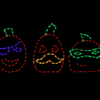3 Pumpkin Bandits halloween light display